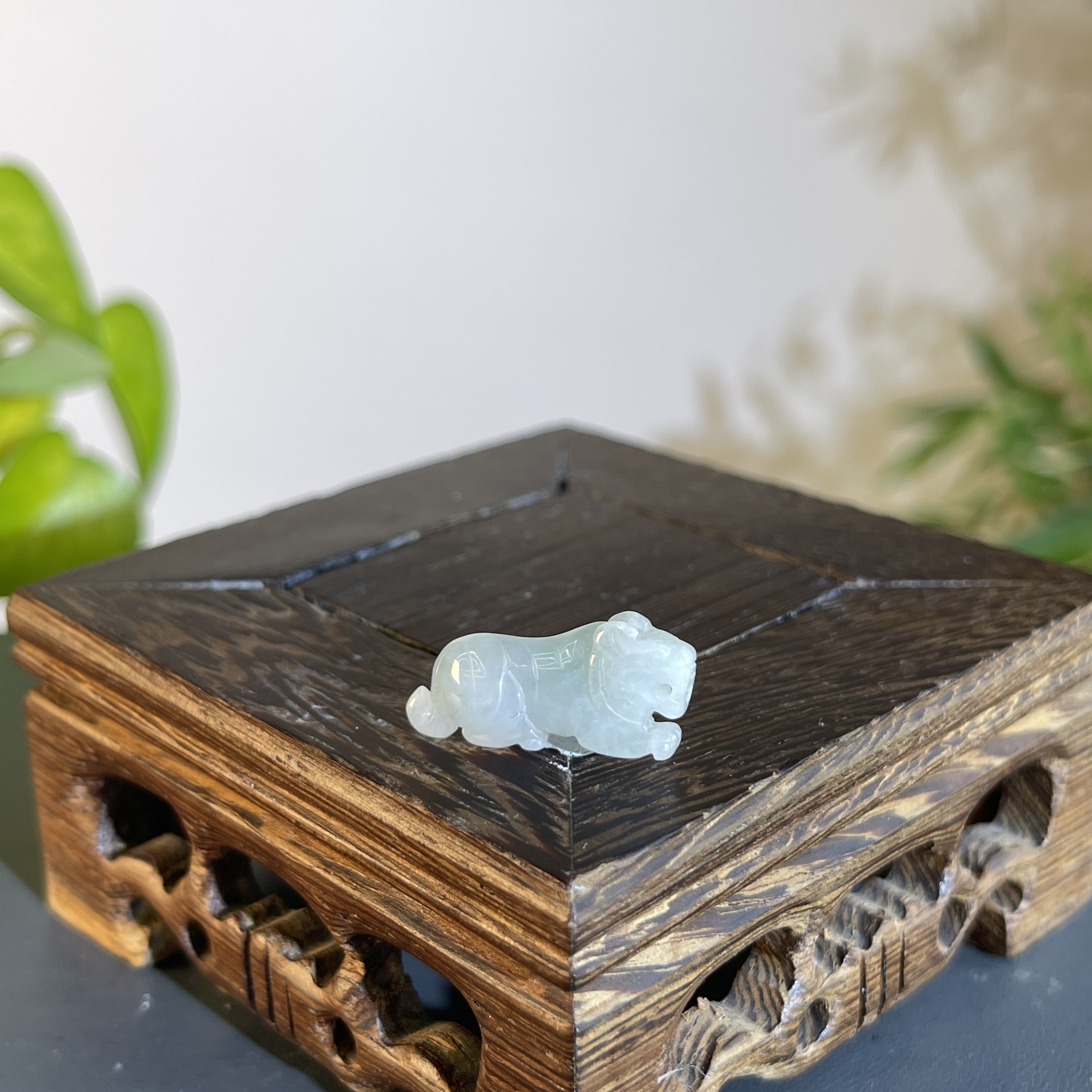 JXW13-02 天然翡翠缅甸A货 虎虎生威