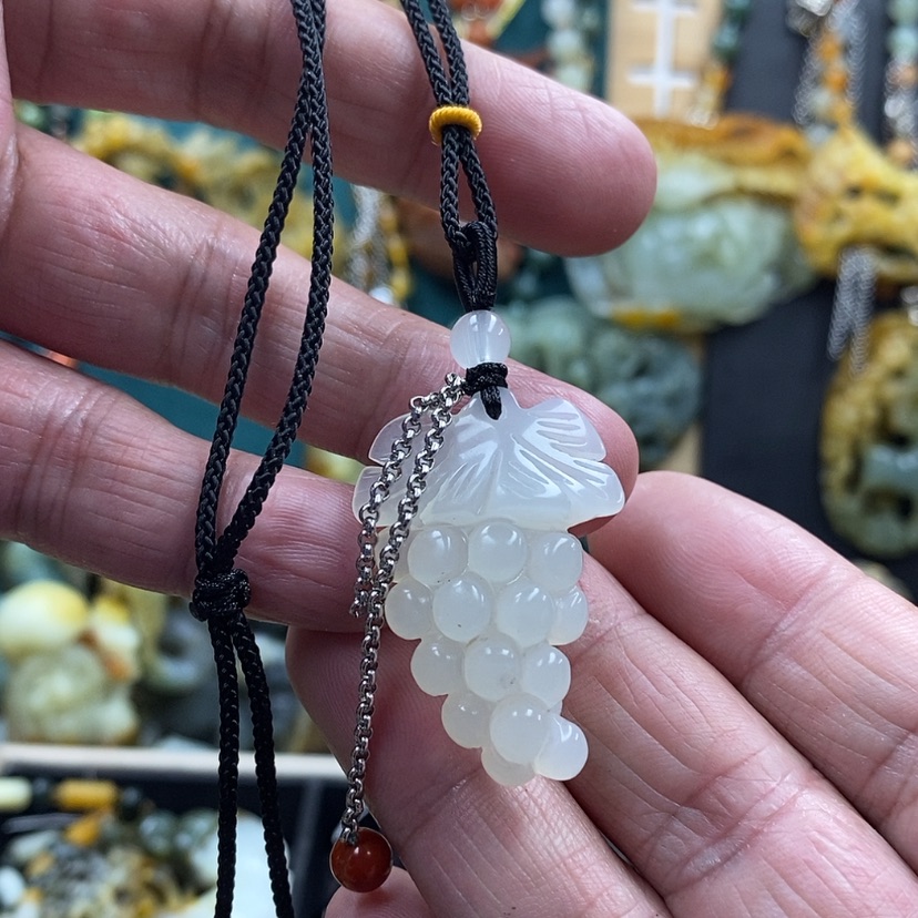【闪购商品】蛇纹石玉未镶嵌吊坠