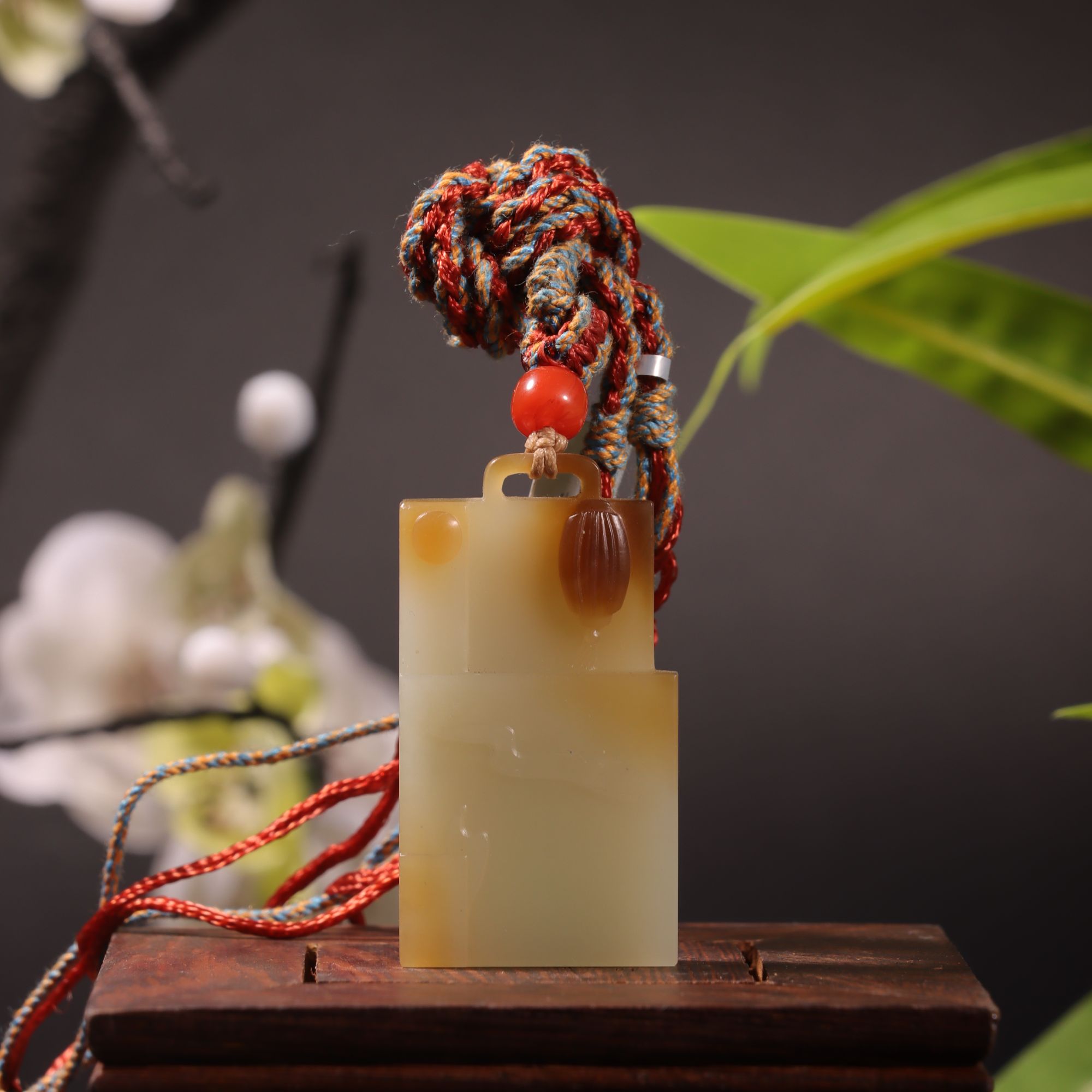 lot8806和田玉提灯夜行挂牌/云南典藏