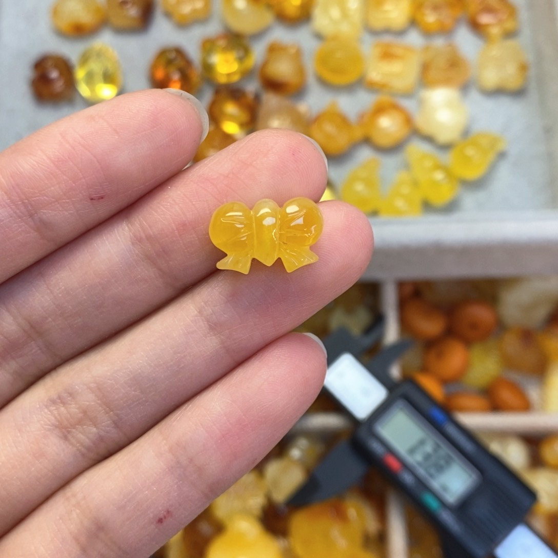 蜜蜡颈饰未镶嵌蝴蝶结