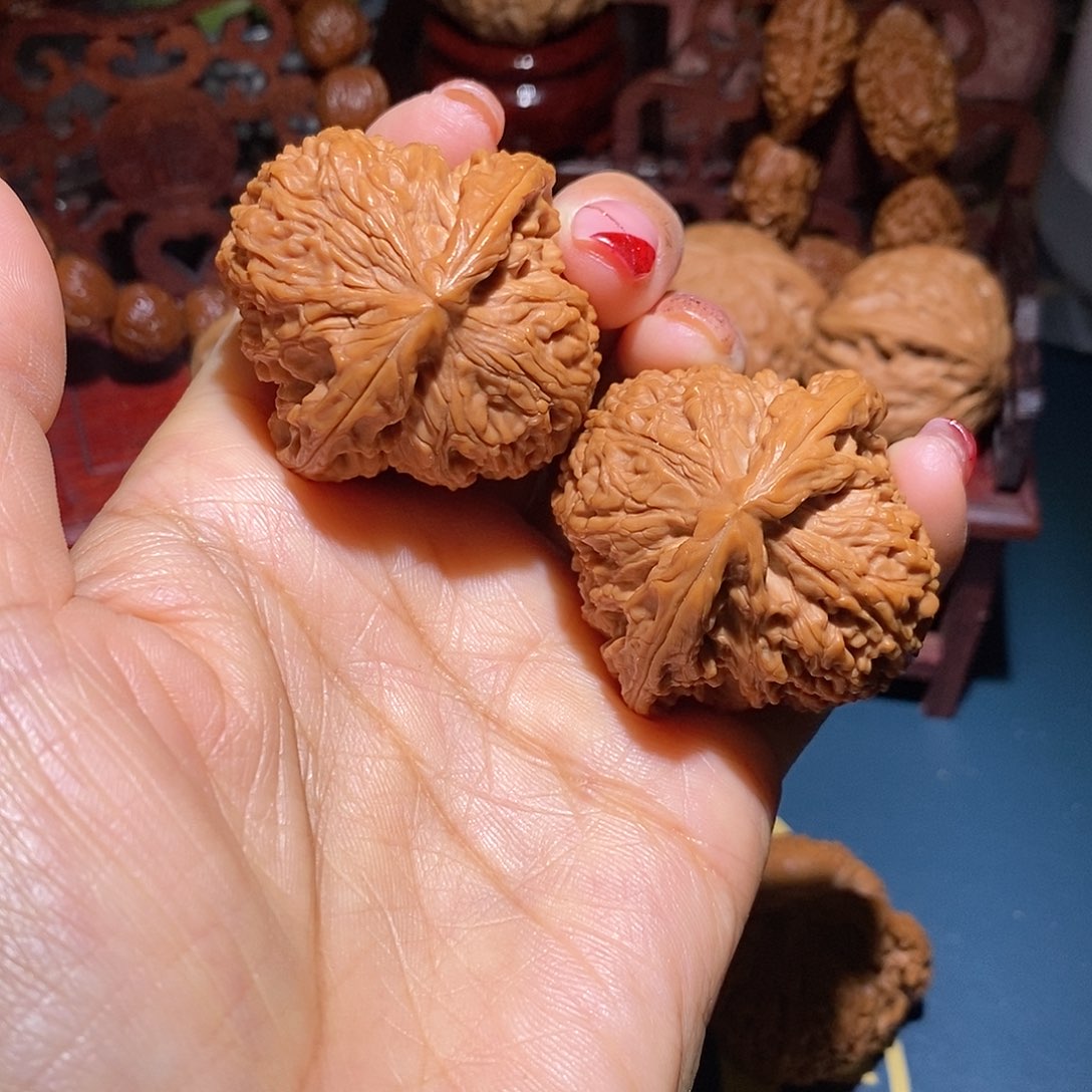 文玩核桃把件42.5南疆石