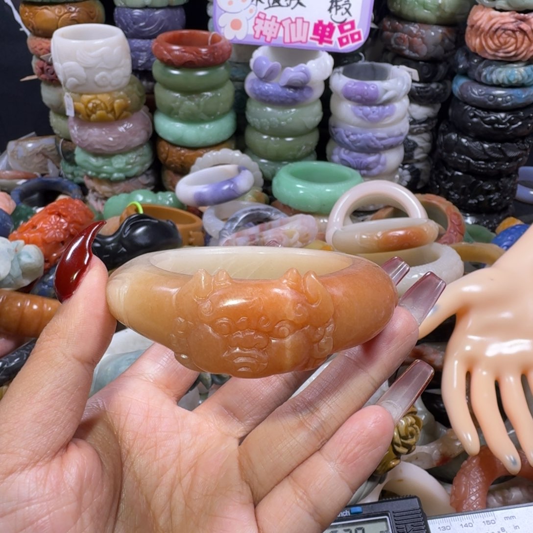 石英质玉（佘太翠）未镶嵌手镯32，58，不退换