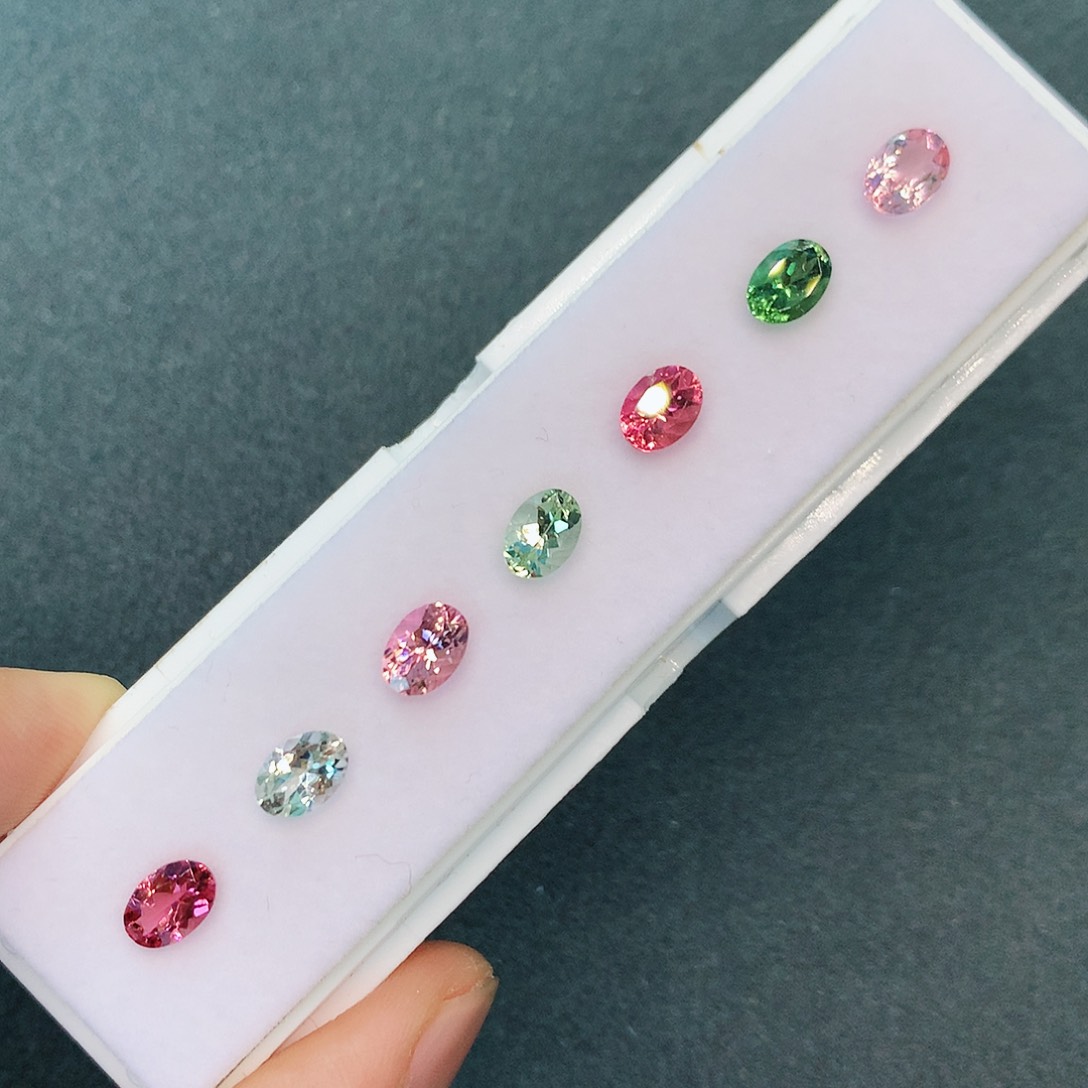 碧玺6克拉5×7左右未镶嵌N****