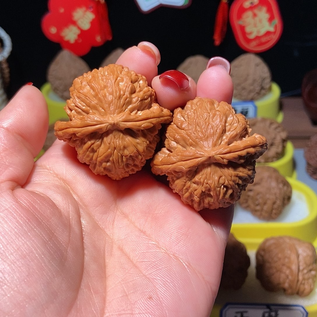 文玩核桃吊坠P****r白狮子