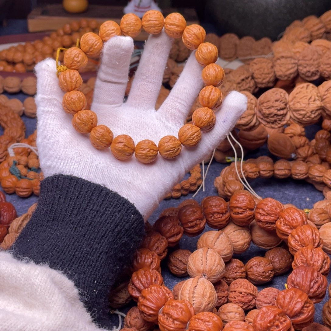 蒙****手串文玩核桃秋子