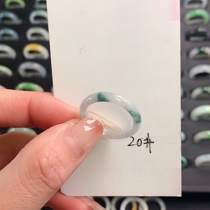 翡翠戒圈未镶嵌翡翠