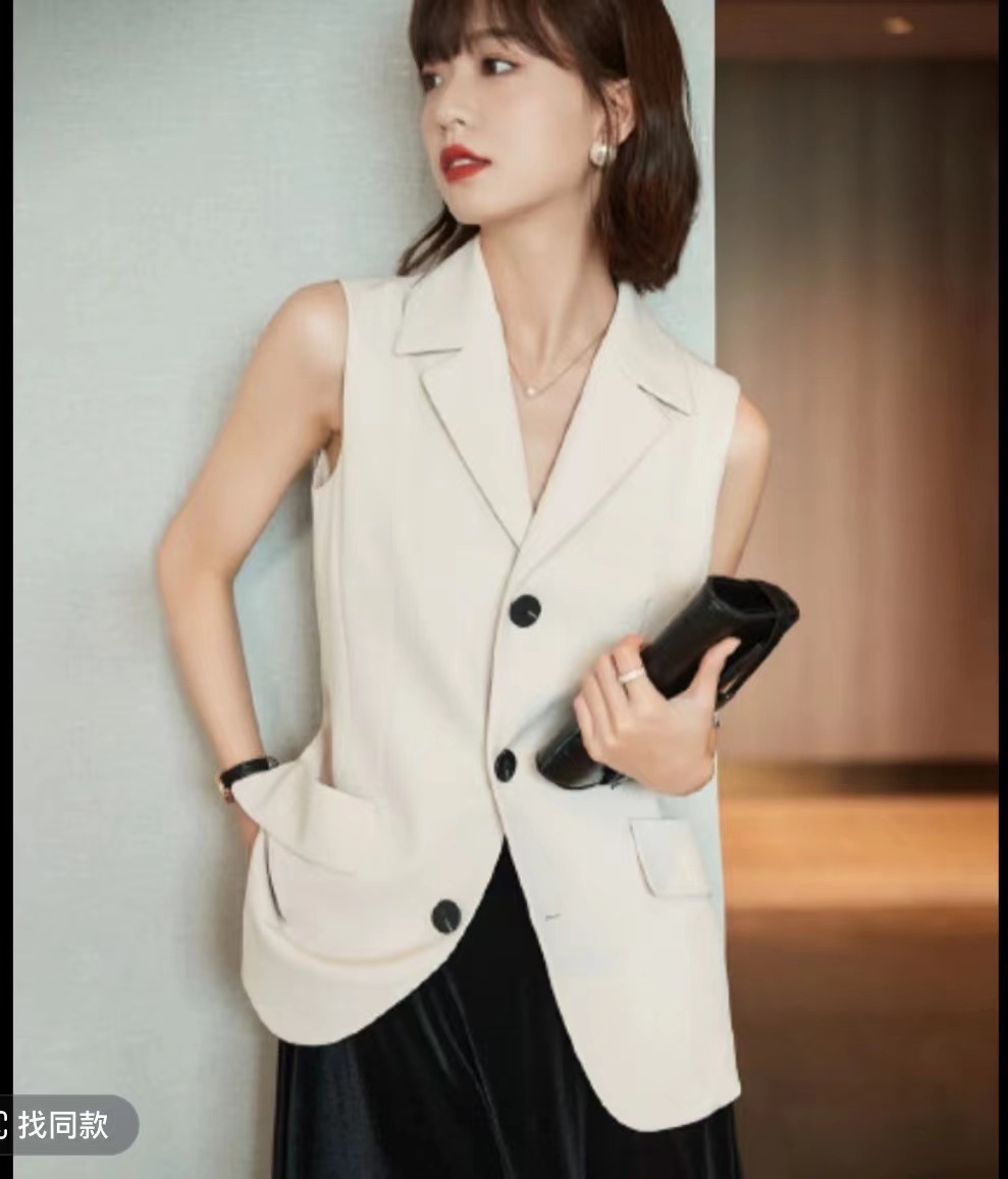 气质白色轻奢时尚休闲无袖小众羊毛马甲