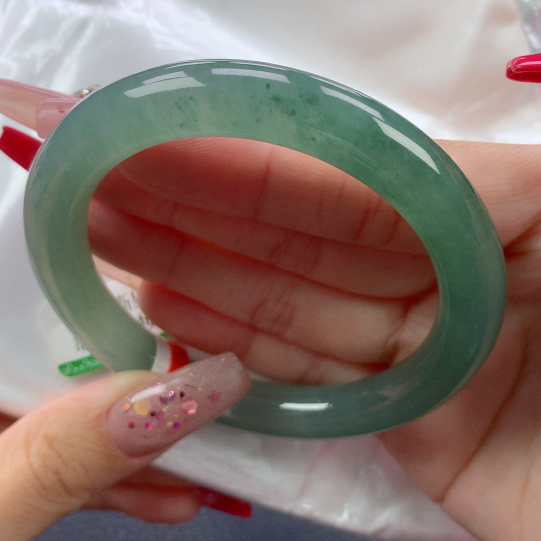 翡翠手镯未镶嵌57圆条