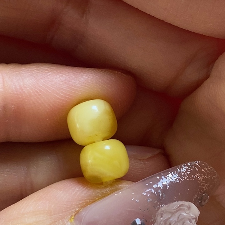 未镶嵌蜜蜡裸石尺寸7加，微瑕