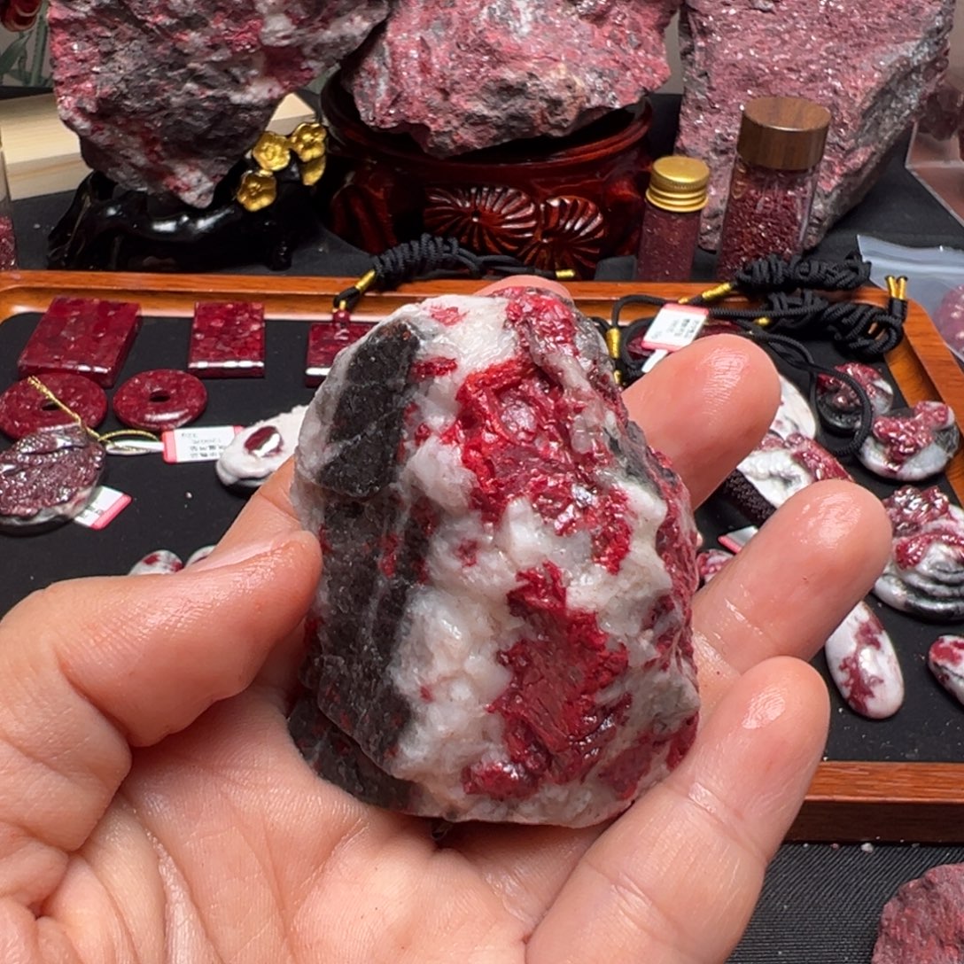 一***界天然辰砂天然朱砂原石毛料