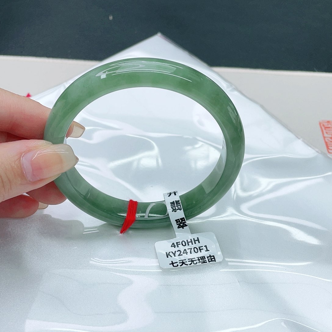 翡翠手镯未镶嵌正60