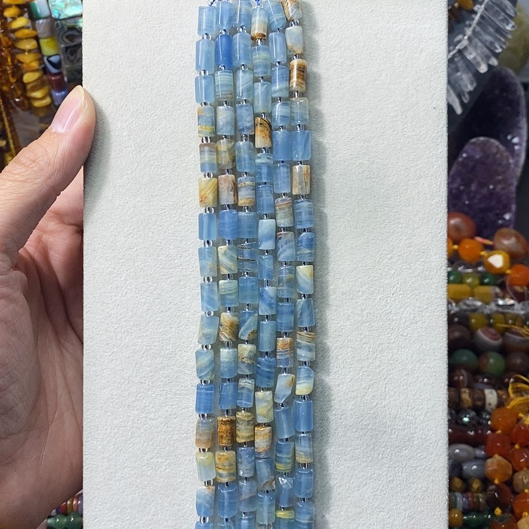 石英质玉未镶嵌，蓝方解柱子7mm，半条，