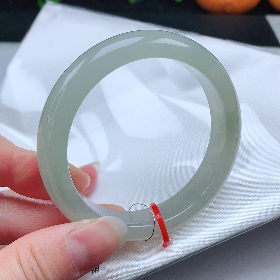 翡翠手镯未镶嵌57圈