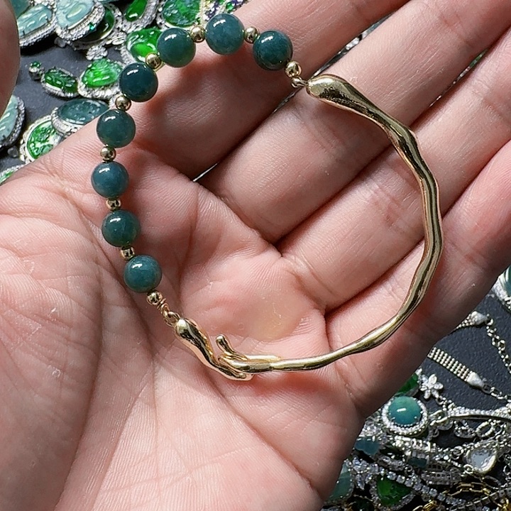 翡翠颈饰未镶嵌天然A货翡翠放漏