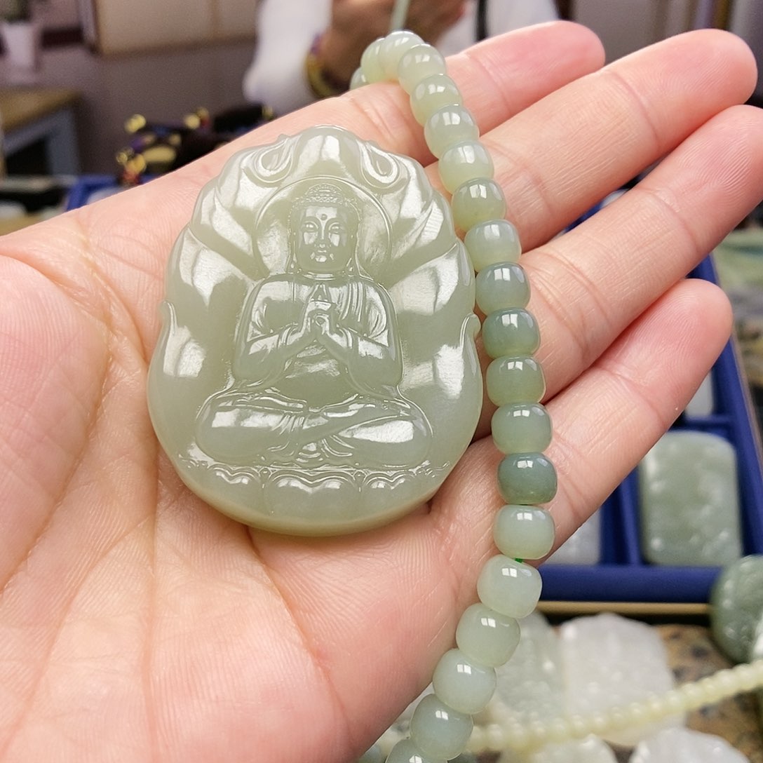 和田玉颈饰未镶嵌快**贝