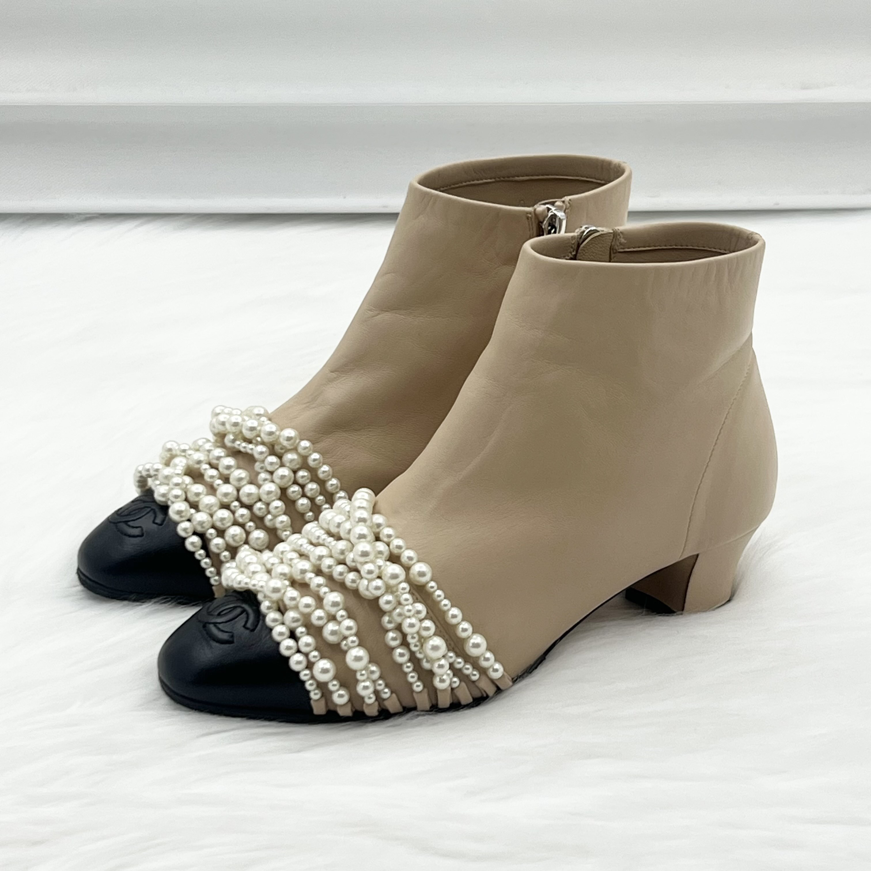 99新 Chanel/香奈儿 深海珍珠粗跟短靴 37码 公价1.2w ce19