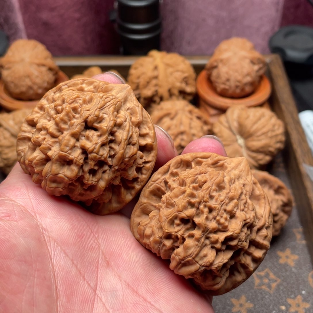 核桃把件王**贵全品51官帽