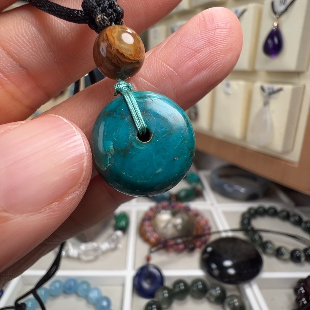 孔雀石未镶嵌颈饰天然硅孔雀石