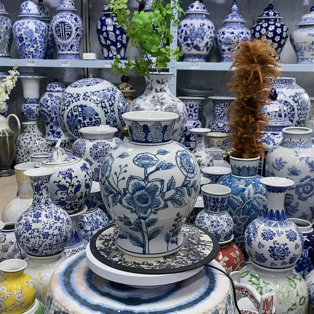 【闪购商品】摆件石榴瓶瓷器………………………………