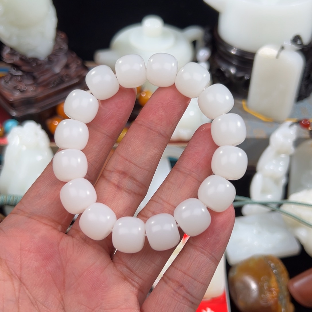 和田玉未镶嵌颈饰旷*