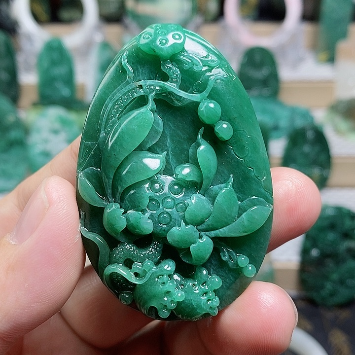 未镶嵌独山玉颈饰