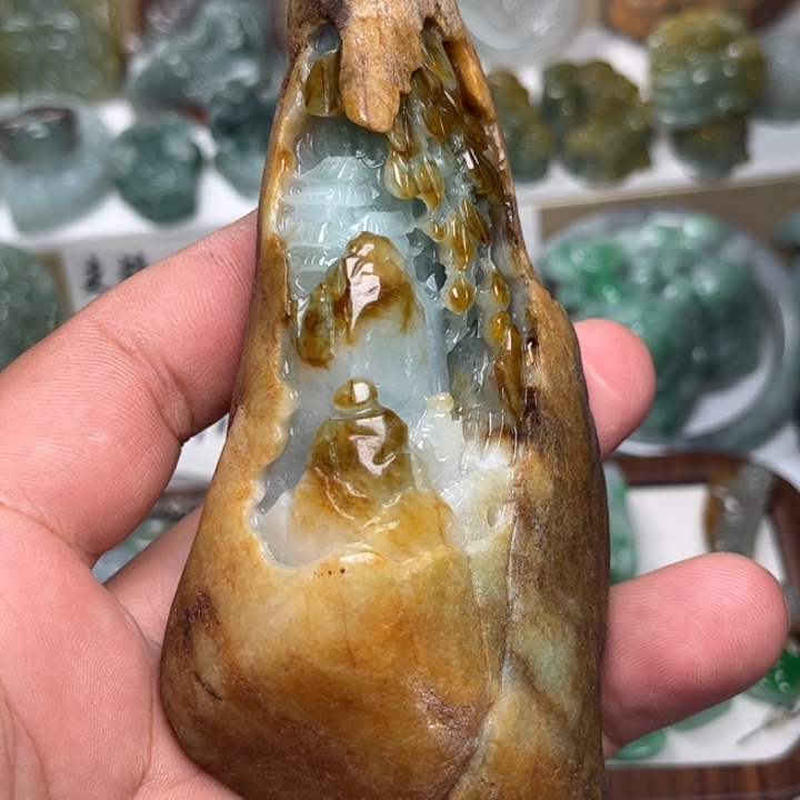翡翠未镶嵌颈饰山水