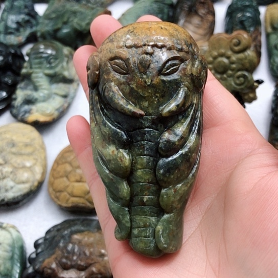 岫岩河磨玉（透闪石质玉）把件未镶嵌