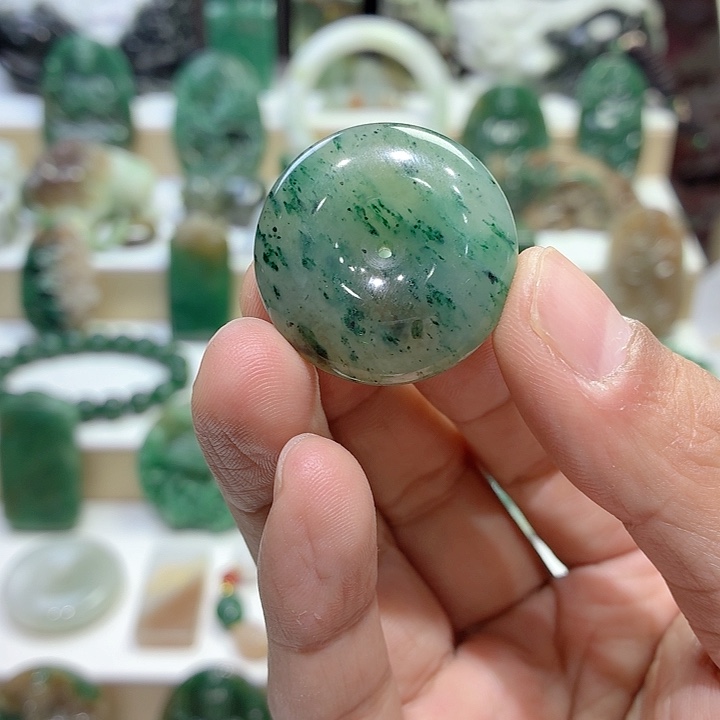 独山玉未镶嵌颈饰厚度10