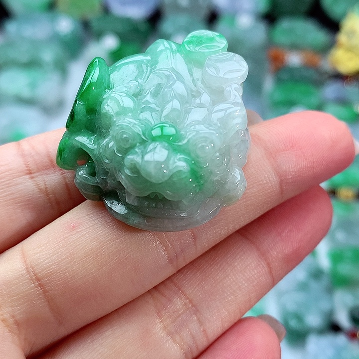 翡翠颈饰未镶嵌嘴*翡翠