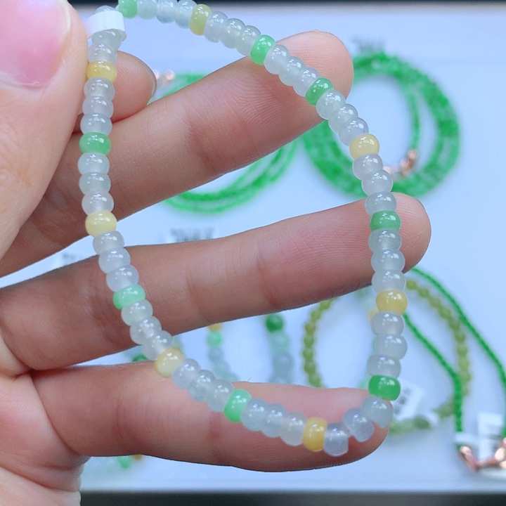 翡翠手链未镶嵌翡翠