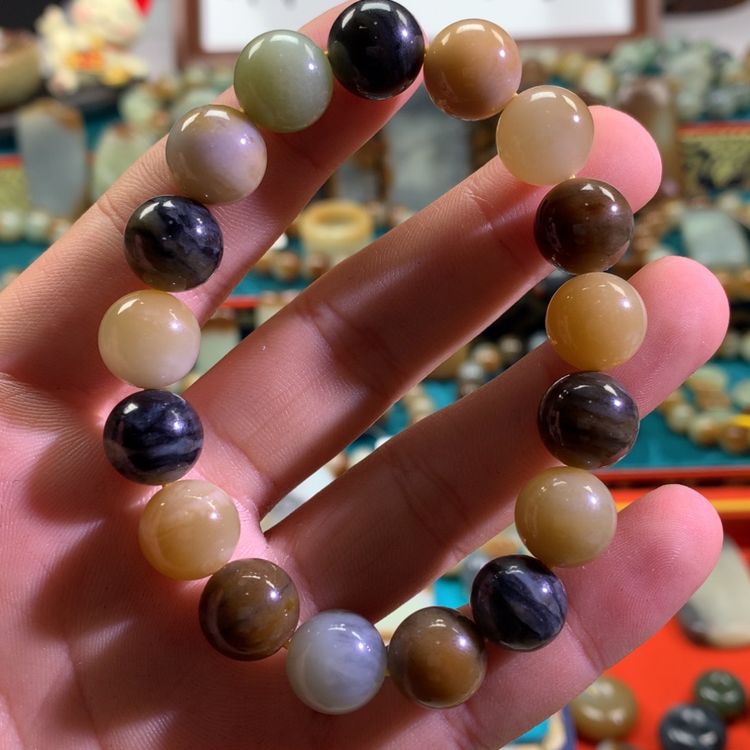 看***生和田玉未镶嵌手链