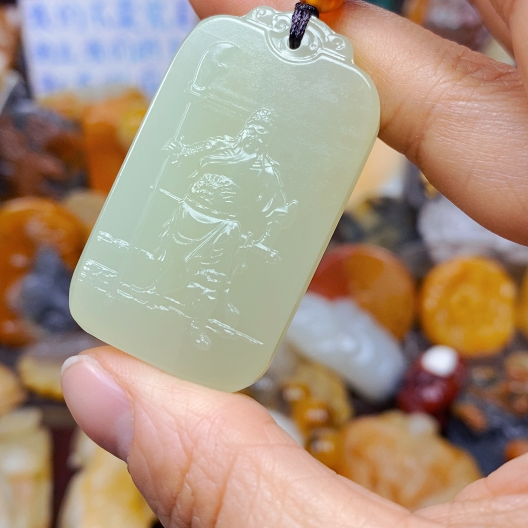 石英质玉未镶嵌颈饰