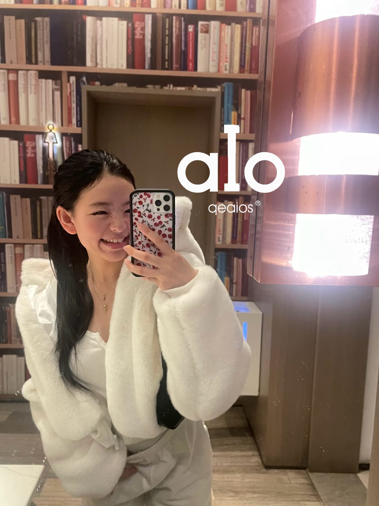 aioqeaios兔毛白女新宠冬季韩版连帽可拆卸软糯宽松短款外套