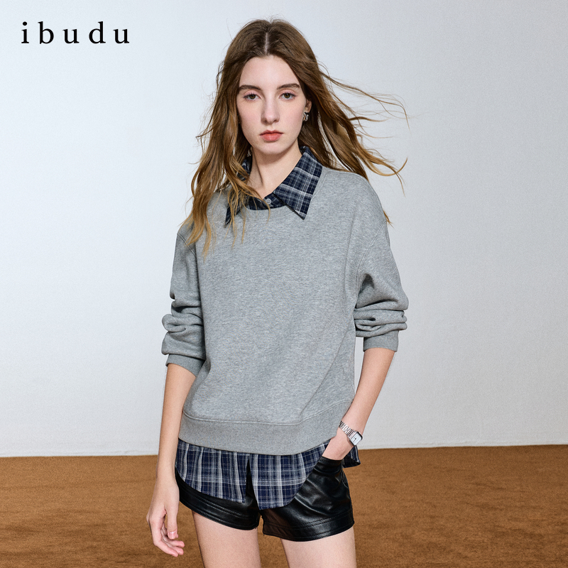 三彩ibudu2025冬季新款假两件卫衣拼接宽松落肩袖上衣女