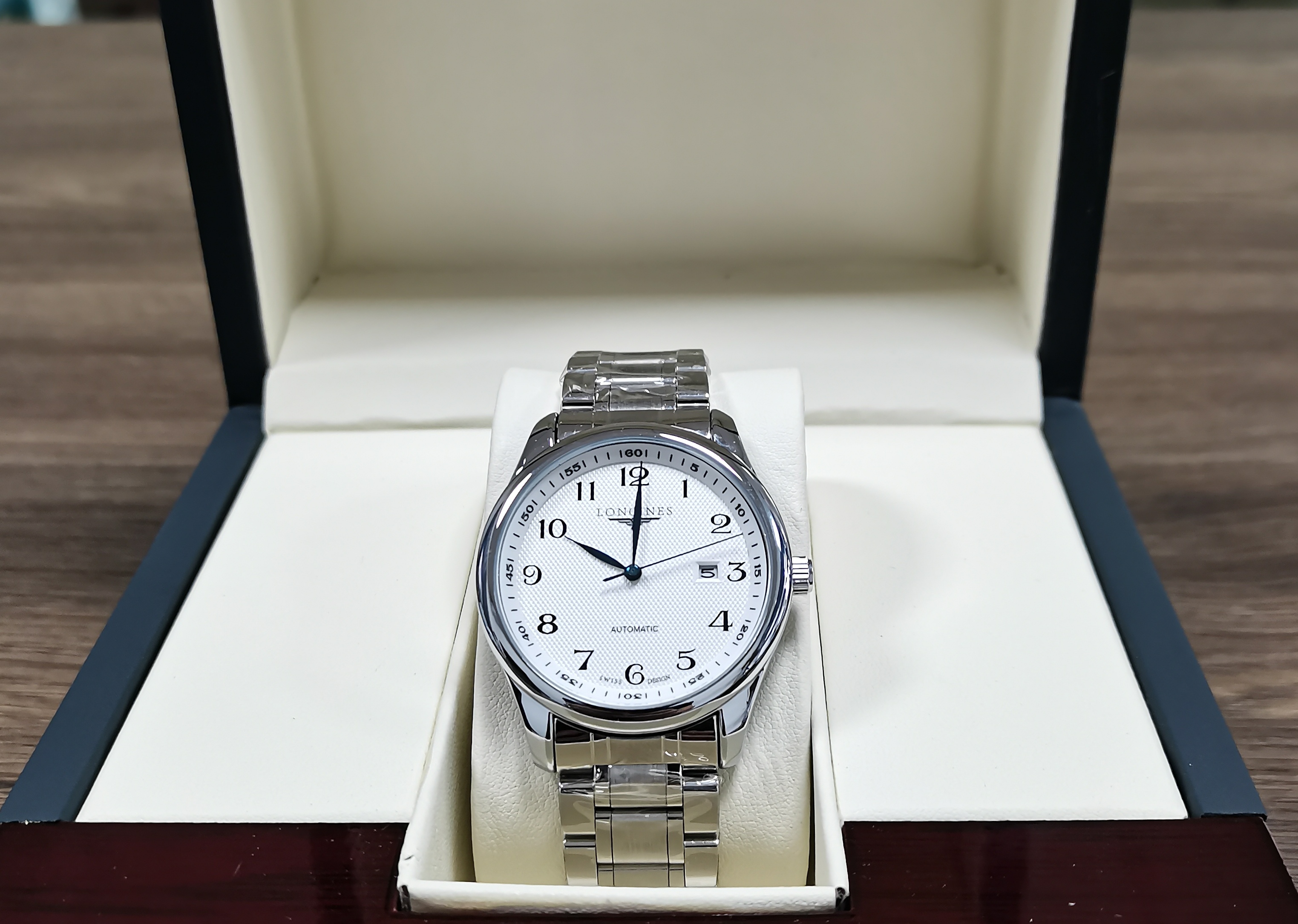 正品实芯钢带白面男士手表日历防水时尚百搭潮流腕表