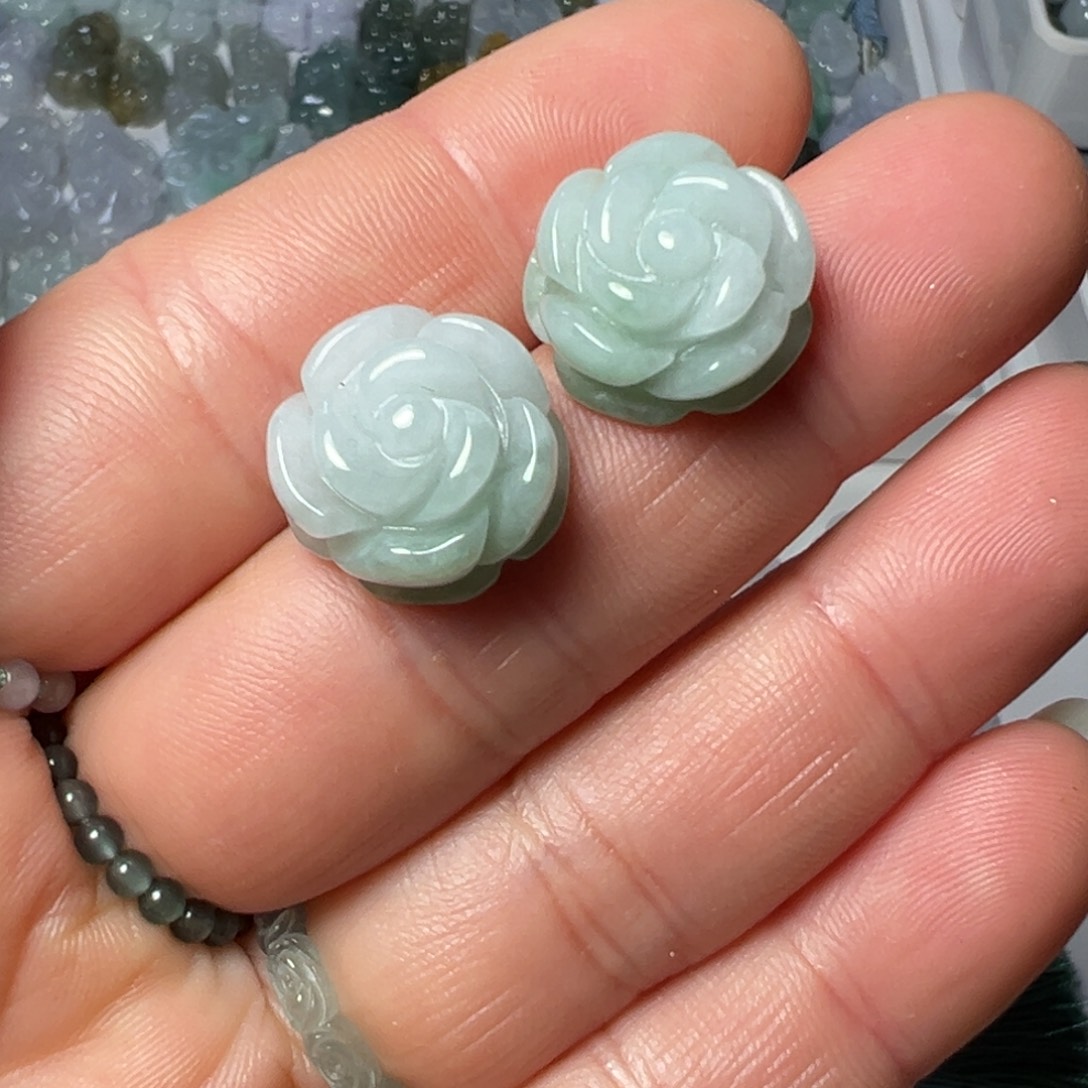 翡翠未镶嵌颈饰牛逼孔玫瑰花买一送一68块