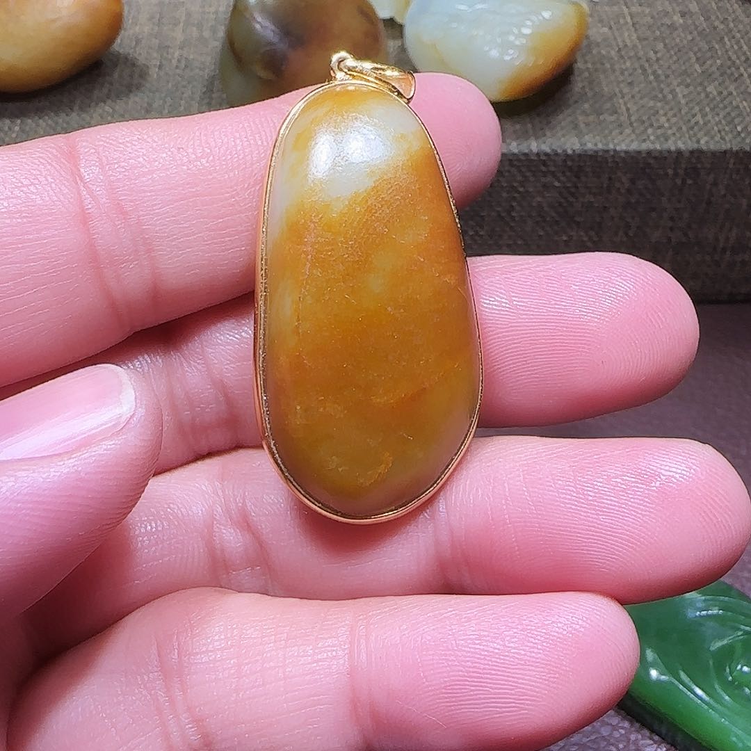 和田玉颈饰未镶嵌不***卢