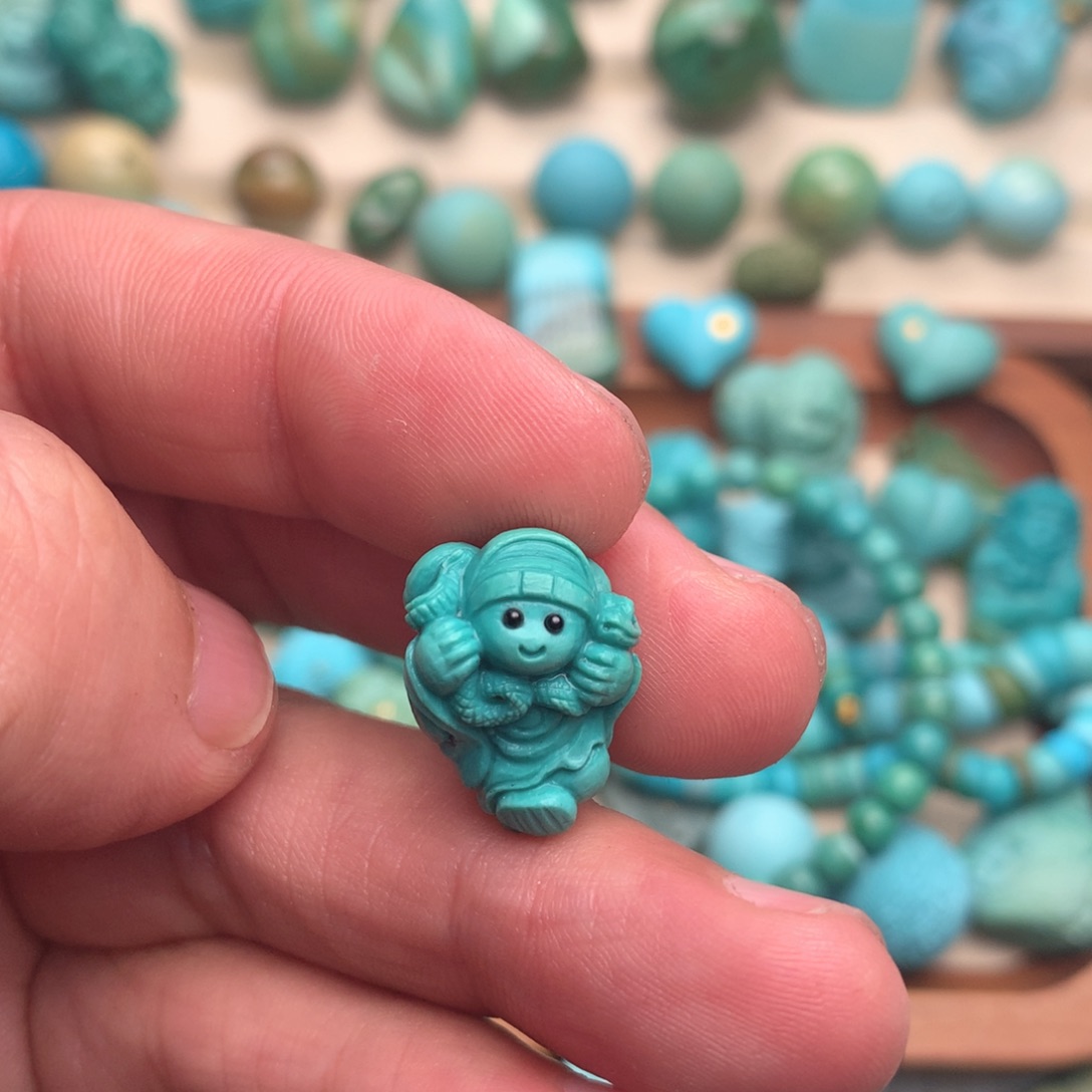 绿松石未镶嵌颈饰