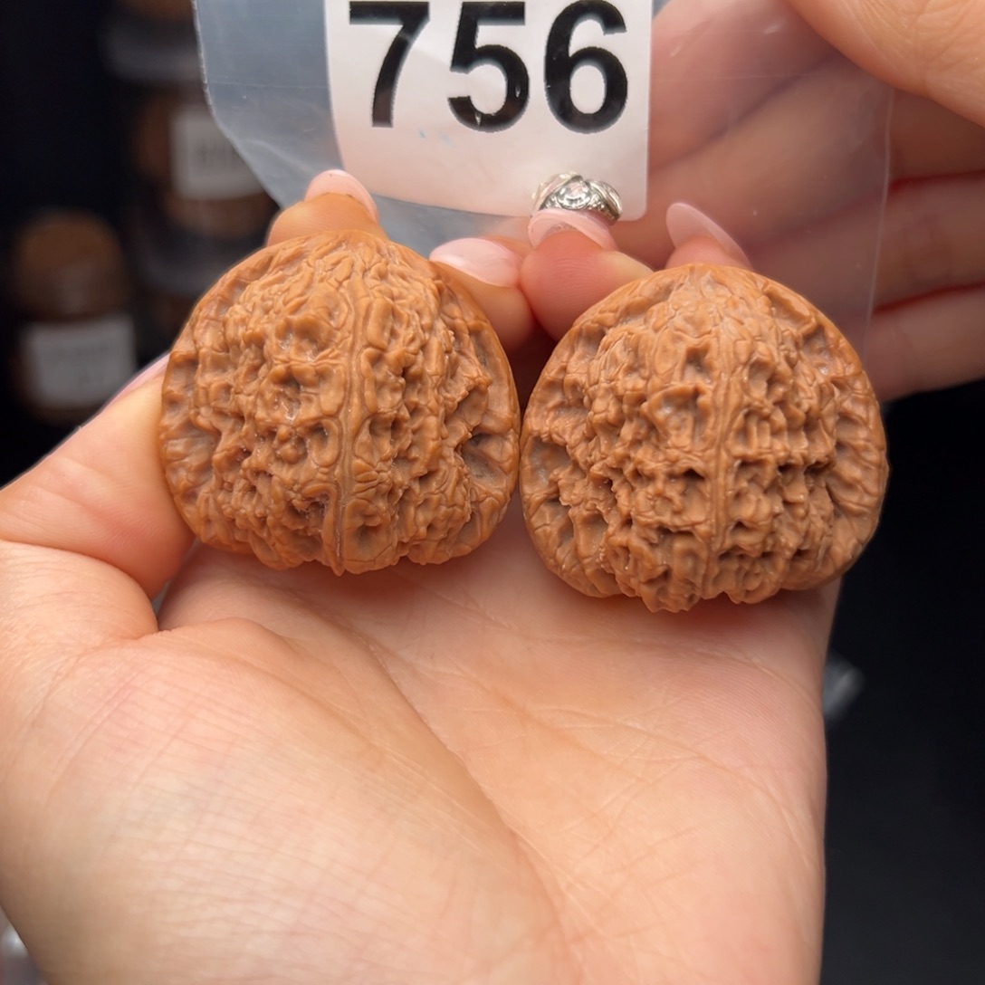 文玩核桃吊坠南蒋石