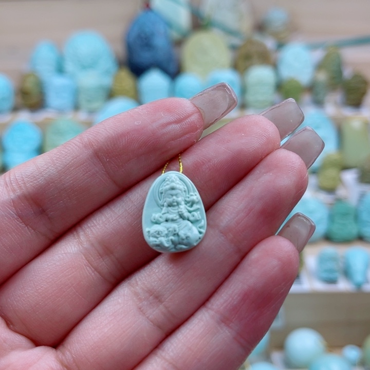 绿松石未镶嵌珠宝奇石