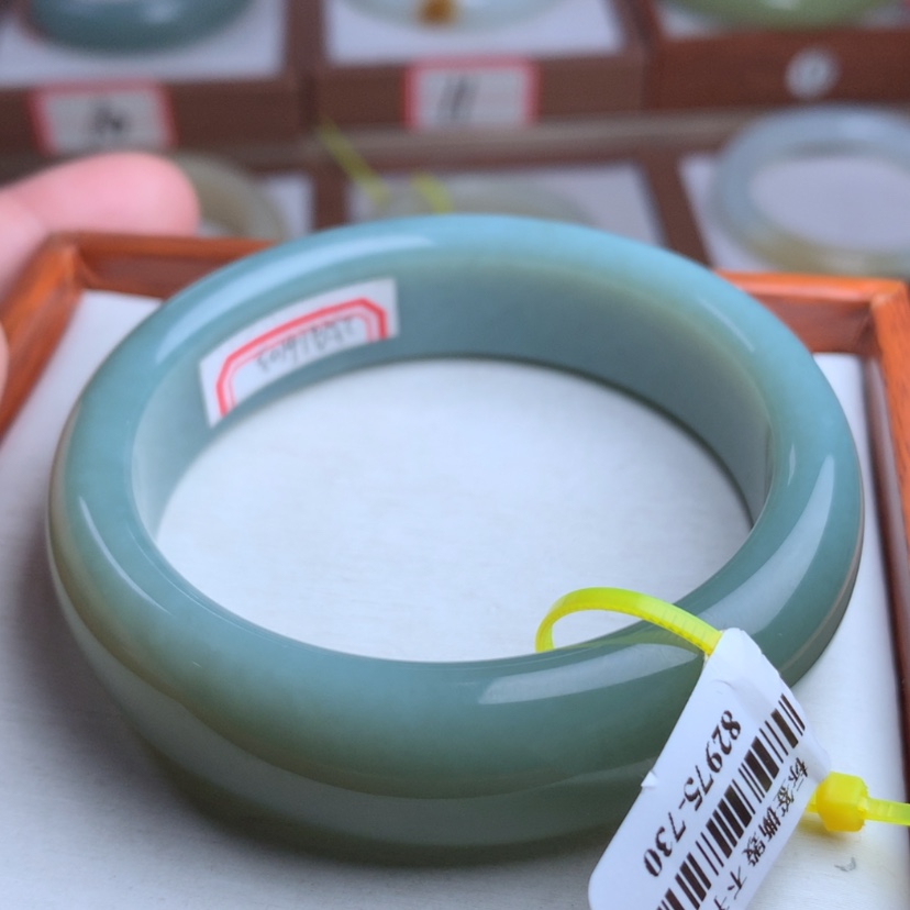 【闪购商品】和田玉手镯未镶嵌