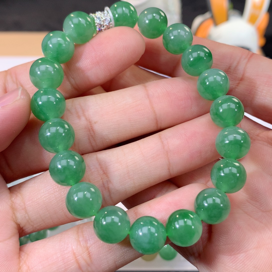 翡翠手链未镶嵌翡翠