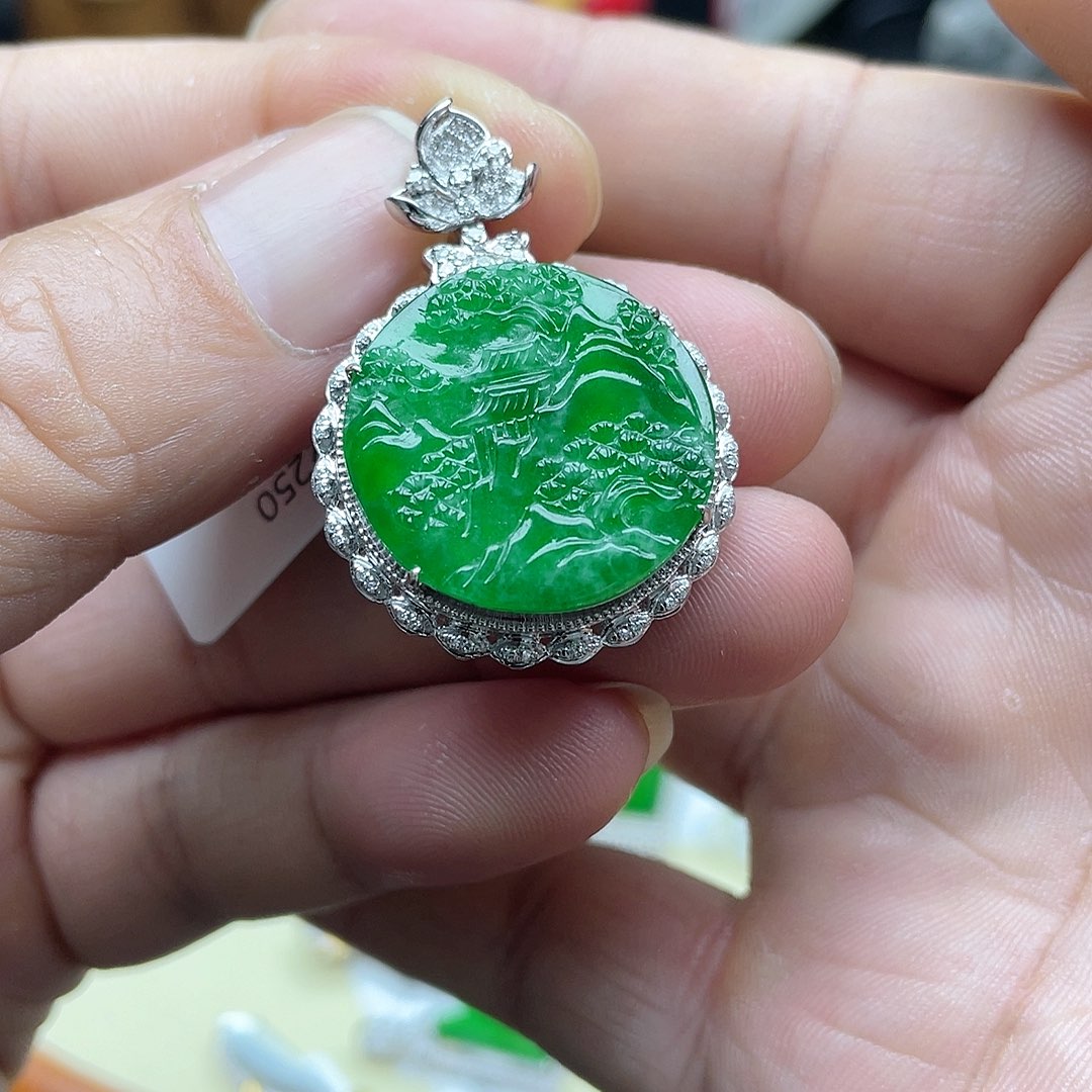 翡翠颈饰18K金镶嵌回流