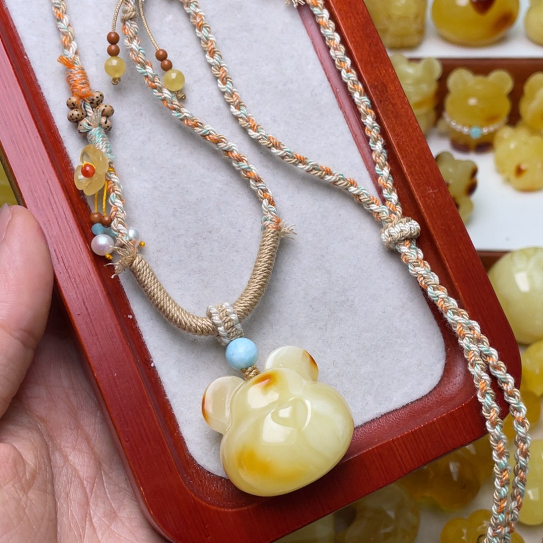 琥珀吊坠(赠链)未镶嵌