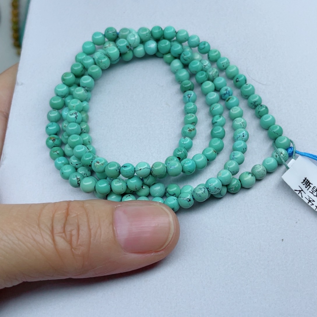 绿松石颈饰未镶嵌