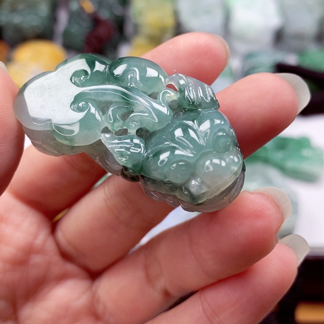 翡翠颈饰未镶嵌翡翠