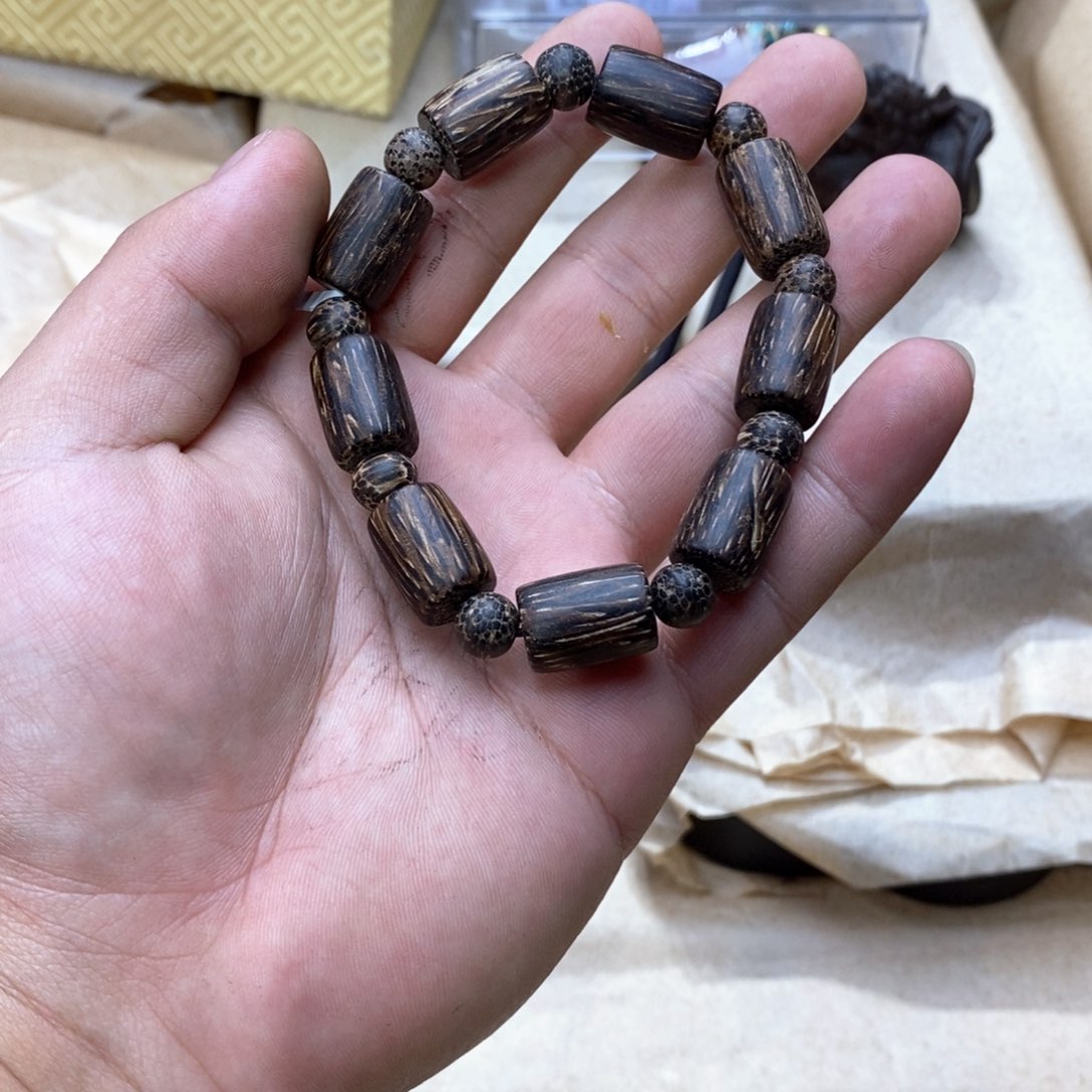 大叶紫檀（黑酸枝木类）