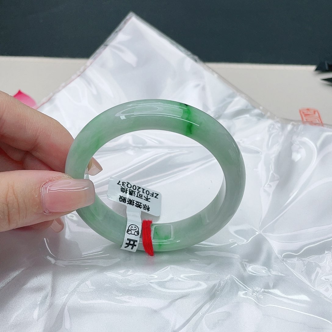 翡翠手镯未镶嵌正51.6