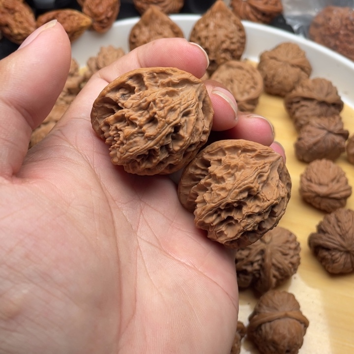 文玩核桃把件黑*文玩核桃手把件