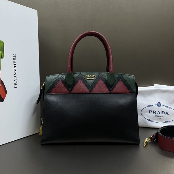 95新/普拉达/市场价30550/包包/250214XZ0029